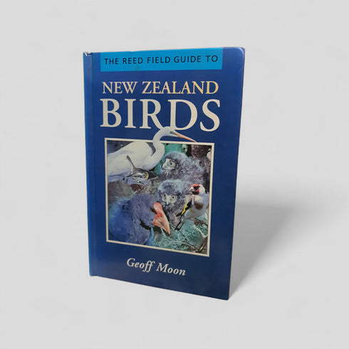 The Reed Field Guide to New Zealand Birds by Geoff Moon
